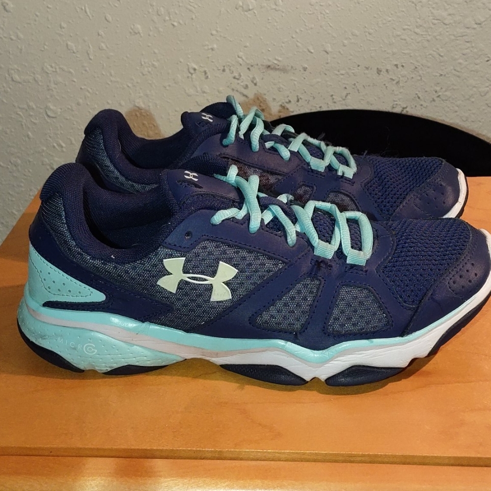 Under Armor Womans 8.5 Running Shoes - image 5